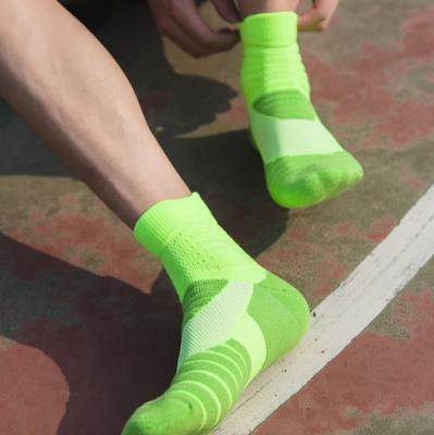 China Breathable Colorful Logo Compression Cycling Custom Basketball Hoops Mens Womens Sports Running Socks for sale