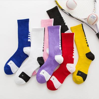 China New Breathable Custom Design Compression OEM Sports Socks Custom Men Women Sports Socks With Logo for sale