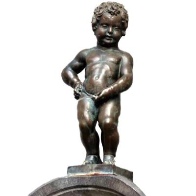 China Europe Large Size Outdoor Garden Decor Cast Bronze Naked Boy Water Fountain Sculpture for sale