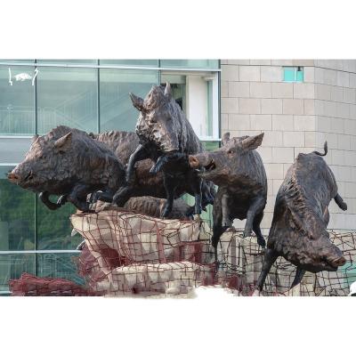 China Decorative Outdoor China Lawn Metal Brass Copper Hog Sculpture Boar Bronze Piggy Running Statue for sale