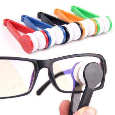 China Hot Sale Multifunctional Monocle Cleaner Brush Microfiber Glasses Remover Eye Glass Sweep Cleaning Tool E1062 for sale