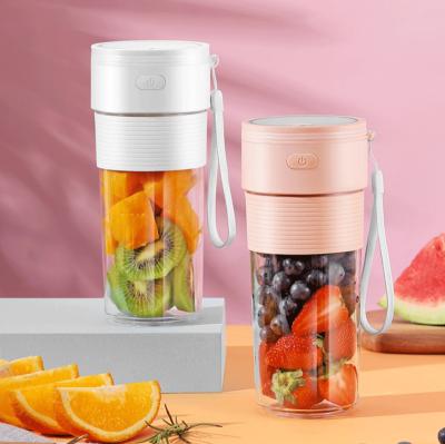 China Newest Juicer Mini Electric Plastic Blenders Portable Blender MINI Blender For Home Use for sale