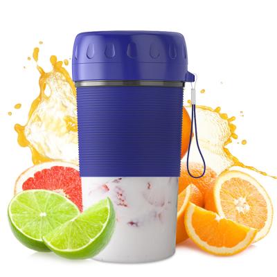 China Portable Usb Cool Mini Juicer Rechargeable Blender Car Juice Blender Bottle Shaker Bottle for sale