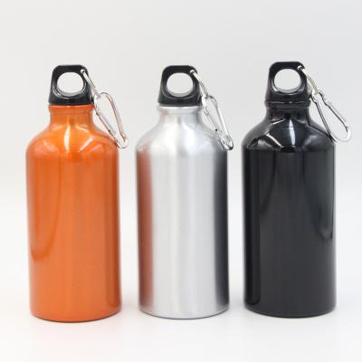 China Amazon Sustainable Hot Selling 500ml Promotional Gifts Sport Aluminum Water Bottle With Carabiner Hook Custom Color And Logo for sale