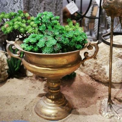 China Vintage Elegant Style Home and Garden Metal Flower Pot Decoration Iron Planter Viable Decorative Pot for sale