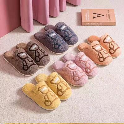 China CUSHIONING Fashion Women Vegan Faux Fur Slider Slippers, Mule Bedroom Slide Women Winter Fluffy Slippers for sale