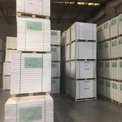 China Anti Curl One Side Coated Ningbo FBB / Ivory Board / C1S Ply For Cosmetics Package for sale