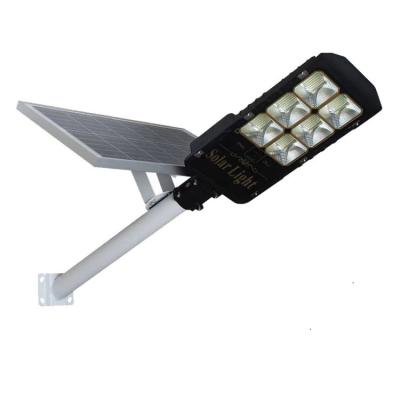 China Garden 200W High Light Grade Solar Power LED Waterproof IP66 Aluminum Solar Street Light / Road Light For Outdoor And Garden for sale