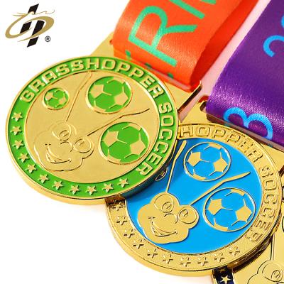 China Europe factory make zinc alloy gold plated metal sports custom footbal medals for sale