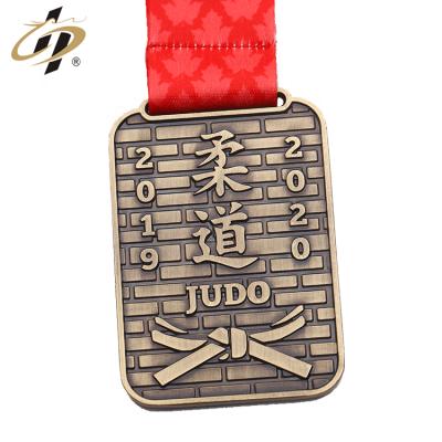 China Wholesale Europe Metal Judo Competition Award Custom Zinc Alloy Medals and Trophies for sale