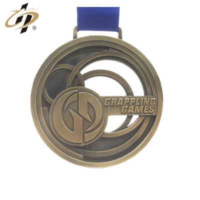 China Europe Shuanghua factory making custom metal grappling medals for sale