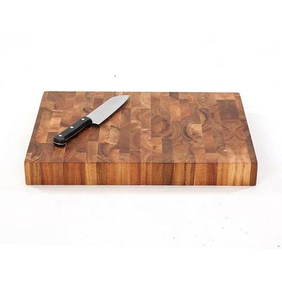 China Sustainable Acacia Oak Bamboo Wood Cutting Board With Scale Chopper for sale