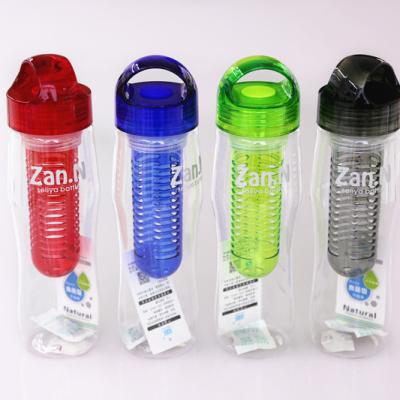 China Wholesale Opp 730ml Tritan Fruit Infuser Sports Plastic Water Bottle With Handle Modern BPA Free Sport Juice Bottle Filter Cup for sale