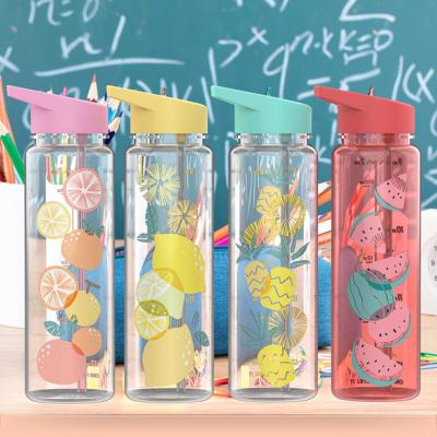 China 720ml Single Wall PP Cup Fruit Pinesapple Juice Single Wall Colorful Outdoor Sports Drink Cup Plastic Water Bottle With Straw for sale