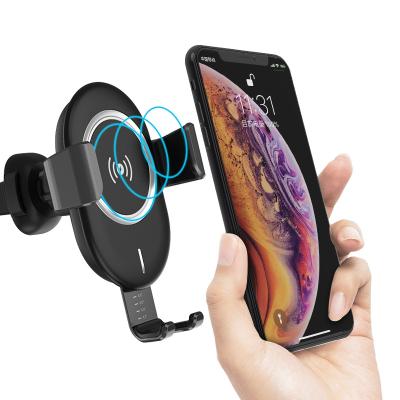 China 2020 FONENG Mobile Phone Innovation Gravity Charger Auto Car Mount 10W Wireless Fast Wireless Charger for sale