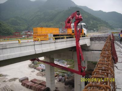 China Het Type van Dongfeng230hp 18m Emmer van de het Materiaalbrug van de Bruginspectie de Vrachtwagen van Snooper Te koop