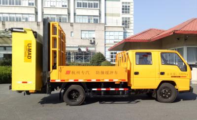 China Anti - Collision Buffer Vehicle 83KW Truck Mounted Attenuator 100km/H for sale