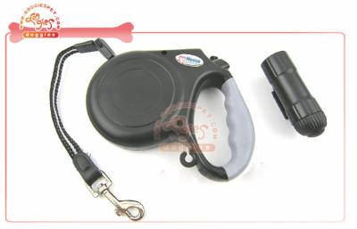 China Detachable Safety Led Flashlight Retractable Cord Dog Leash With Soft grip Handle for sale