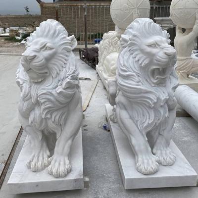 China Modern Outdoor Garden Decor Sculpture Western Style Hand Carved White Marble Lion Statue for sale