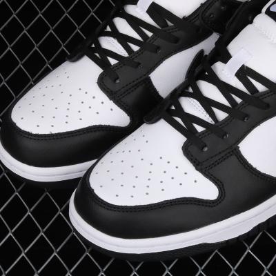 China Fashion Trend Hot Selling Good Quality Men's Running Shoes Wholesale Price SB Skatboard Black White Casual Sneakers for sale