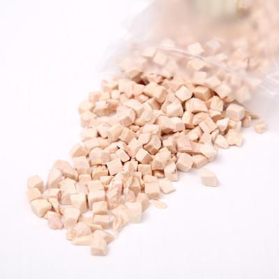 China Factory Customization Viable Pet Supplies OEM Custom High Nutrition Freeze Dried Chicken Pellets Pet Food for sale