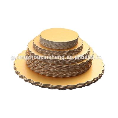 China Viable Gold Silver Round Scalloped Cake Boards for sale