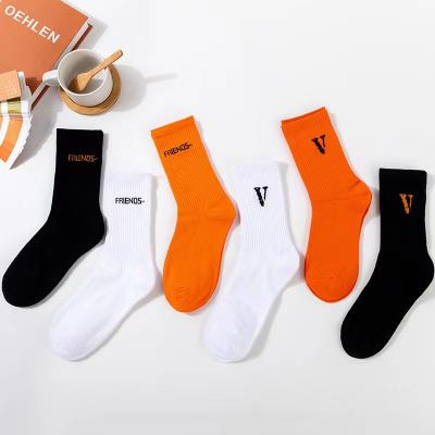 China QUICK DRY SOLITAIRE V socks in casual street Autumn Wild Socks Skateboard VLONES hip hop letter men and women V long tube sports socks for sale