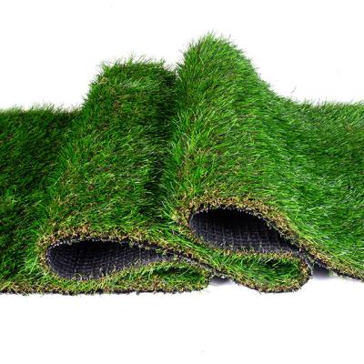 Chine Tapis artificiels d'herbe de simulation d'herbe de tapis d'herbe de terrain de jeu de haute qualité artificiel des prix pour le balcon à vendre