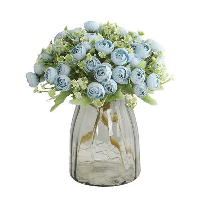 Chine Les fleurs artificielles réalistes en plastique 15 dirigent à la maison des fleurs de roses de simulation de décoration à vendre