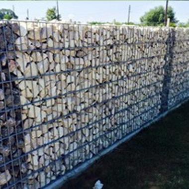 China Cages Galvanized Welded Gabion Mesh Ecological Stone Wire Mesh Gabion Park Landscape Fence for sale