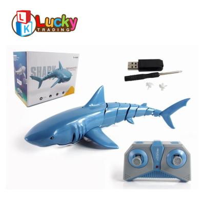 China Lucky Toys 2.4G 4CH RC Shark Radio Control Shark Shark Swimming Pool Front Waterproof Shark Fish Swimming Toy for sale