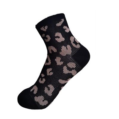 China Anti-Fault Jacquard Length Mens Gray Sport Ankle Socks Winter Sock Woman Designer Socks Men for sale