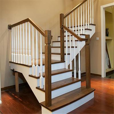 China Modern Solid Wood Boards Staircase Curved Staircase With Tempered Glass Raliling for sale