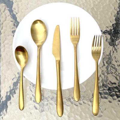 China 2022 Viable New Matte Gold Cutlery Set 18/10 Stainless Steel Restaurant Wedding 5 Piece Flatware Silverware Set for sale