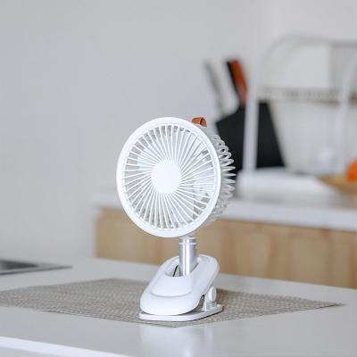 中国 New Design Summer Mini Portable Electric Adjust Table Fan USB Personal Battery Shaking Clip Fan 販売のため