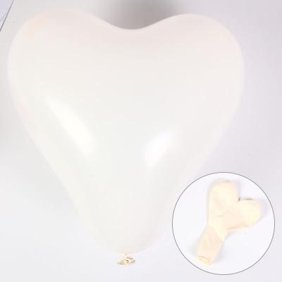 China Advertising Toy Romantic Heart Marcons Balloons Heart Latex Balloons Birthday Wedding Stage Design Balloons for sale