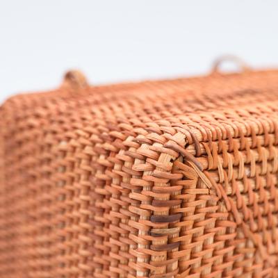 China Modern Fashion Business Gift Rattan Handbag With Low Price for sale