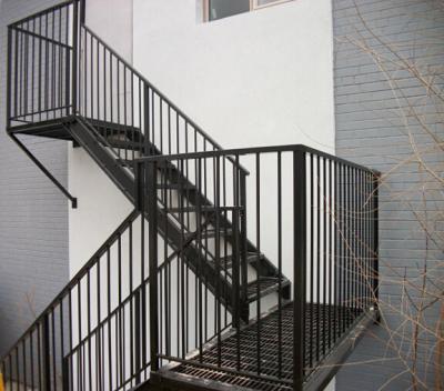 China Exterior metal construction staircase, gratings treads, exterior stair railing design, galvanized stairs, TS-247 for sale