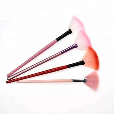 China Angular blush pro. Makeup Mini Fan Mask Brush with Wooden Handle Fan Brush for Powder for sale