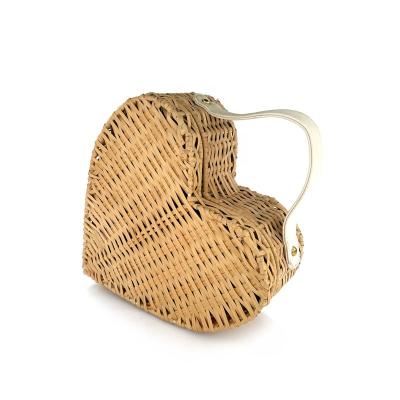 China Natural Heart Handmade Bag Summer Bali Women Ladies Beach Tote Rattan Weaving Clutch Handbags for sale