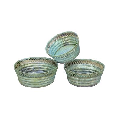 China Galvanized Round Flower Planters Factory Price Customized Galvanized Garden Round Flower Planters With Decor Round Top And Body Wholesale 3 Set for sale