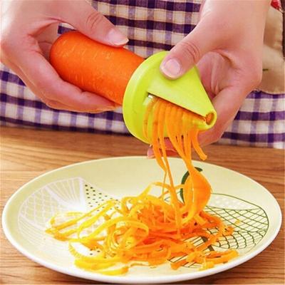 China Stored Kitchen Tools Vegetable Multifunctional Manual Rotating Potato Carrot Fruit Shredder Grater for sale