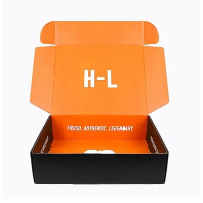 China Recyclable Gold Foil Logo Customized Printed Corrugated Cardboard Custom Packing Box for sale