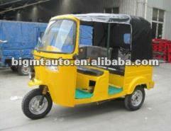 China Low cost comfortable passenger Bajaj rear box passenger tricycle for sale