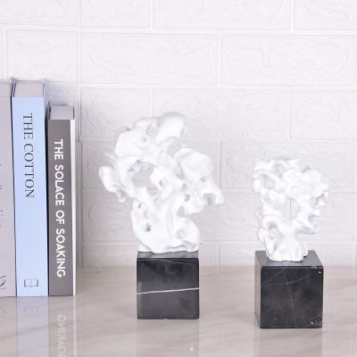 China RESIN HOME ACCENTS SCULPTURE ABSTRACT ROOM DECORATIVE DESK DECOR for sale