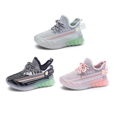 China Flat 2021 New Listing Yeezy 350 Knitting Sneakers Shoes For Children Kids Sports Shoes for sale