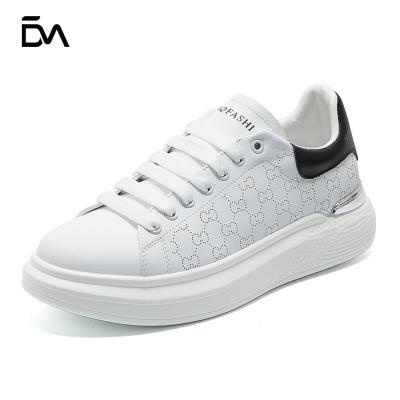 China CUSHIONING Popular Design Men Genuine Leather Breathable Sports Shoes Walking Style Shoes for sale