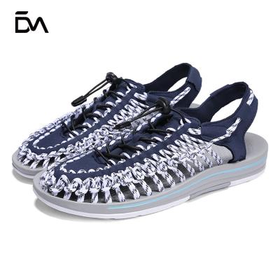 China Deodorization 2021 new promotion summer beach shoes listing casual flat men's sandals for sale