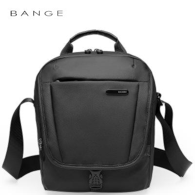 China With 2019 New Factory Students USB Small Shoulder OEM Travel Trunk Waterproof Korean Custom Korean Men's Sling Bag Bulk Logo White Mini à venda