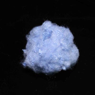 Chine Une fibre de polyester synthétique régénérée de 51 mm bleu ciel PSF pour jouet en peluche à vendre